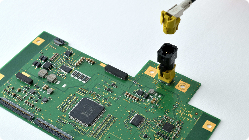 対基板用中間コネクタ